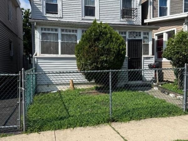 326 Alden St, Orange, NJ 07050