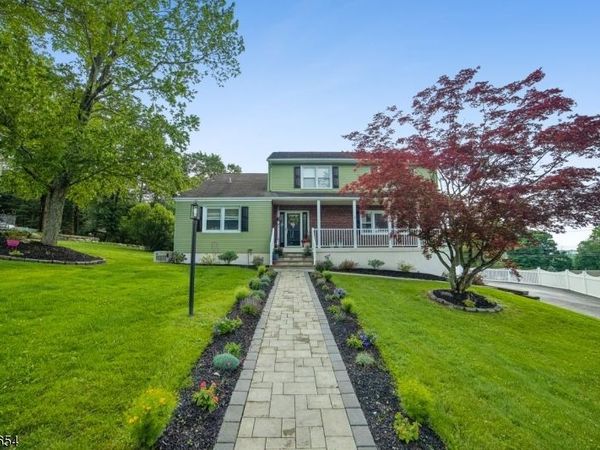 33 Frederick Dr, West Milford, NJ 07480