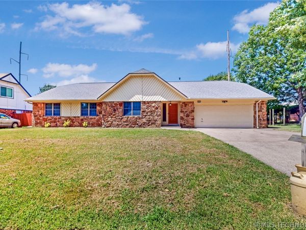 4004 S Maple Avenue , Broken Arrow, OK 74011