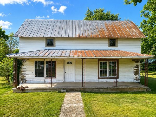 302 Water St , Petersburg, TN 37144