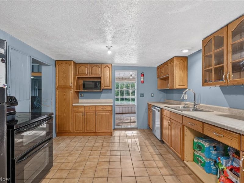 6919 W Smith Road, Medina, OH 44256 Photo 5