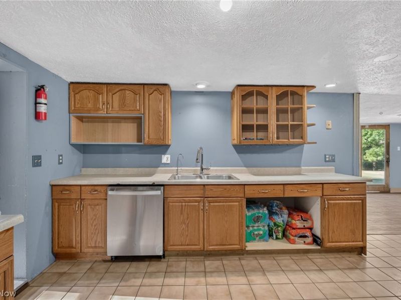 6919 W Smith Road, Medina, OH 44256 Photo 6