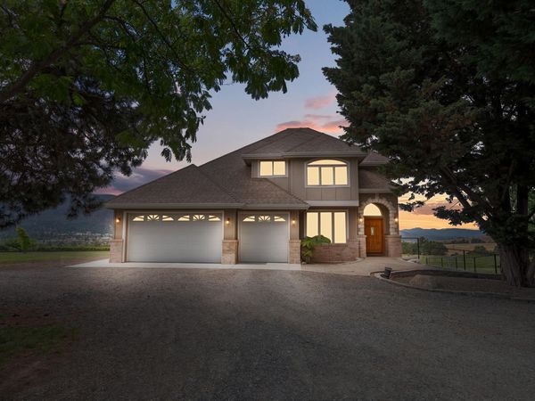 40 Ashland Acres Road, Ashland, OR 97520
