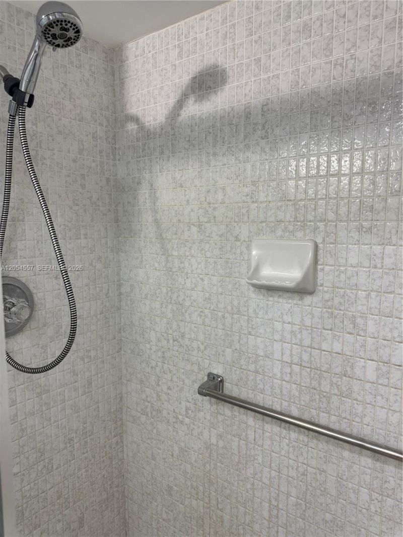 20335 W Country Club Dr , Unit 1206, Aventura, FL 33180 Photo