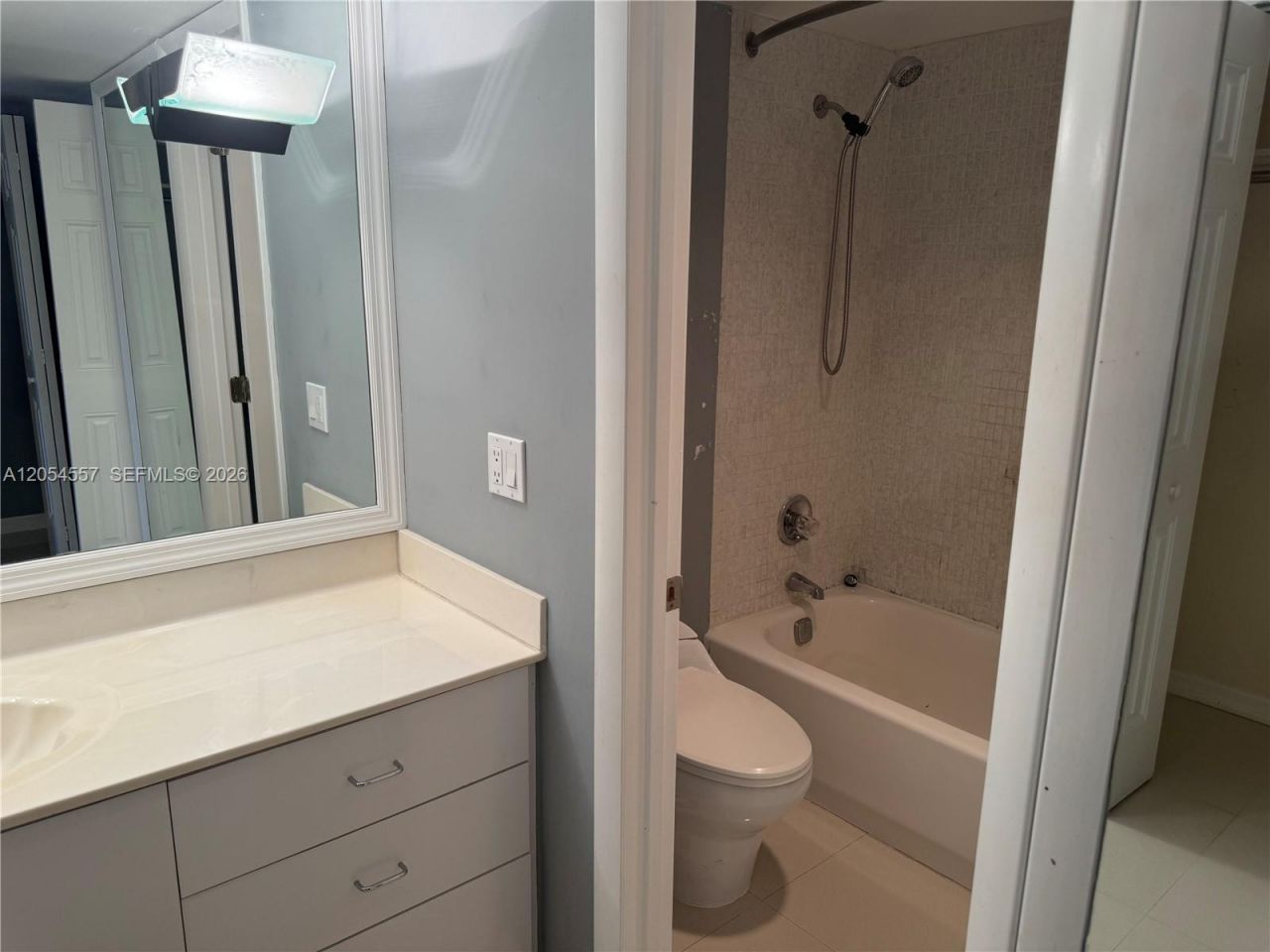 20335 W Country Club Dr , Unit 1206, Aventura, FL 33180 Photo