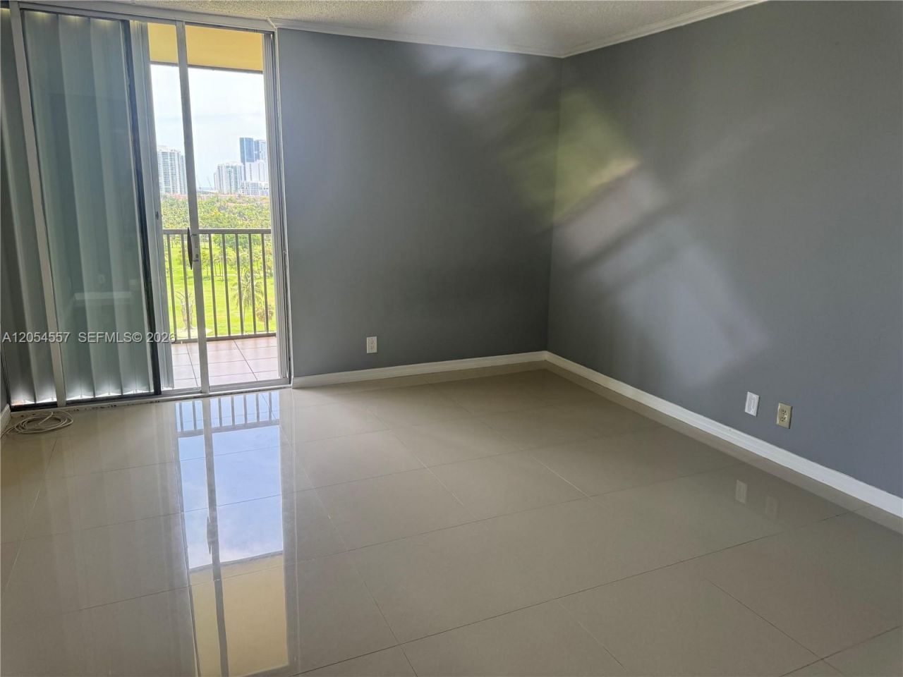 20335 W Country Club Dr , Unit 1206, Aventura, FL 33180 Photo