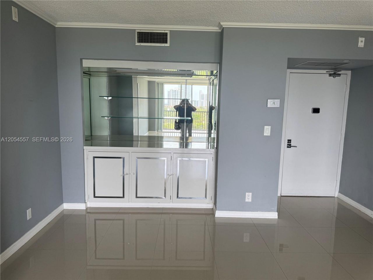 20335 W Country Club Dr , Unit 1206, Aventura, FL 33180 Photo