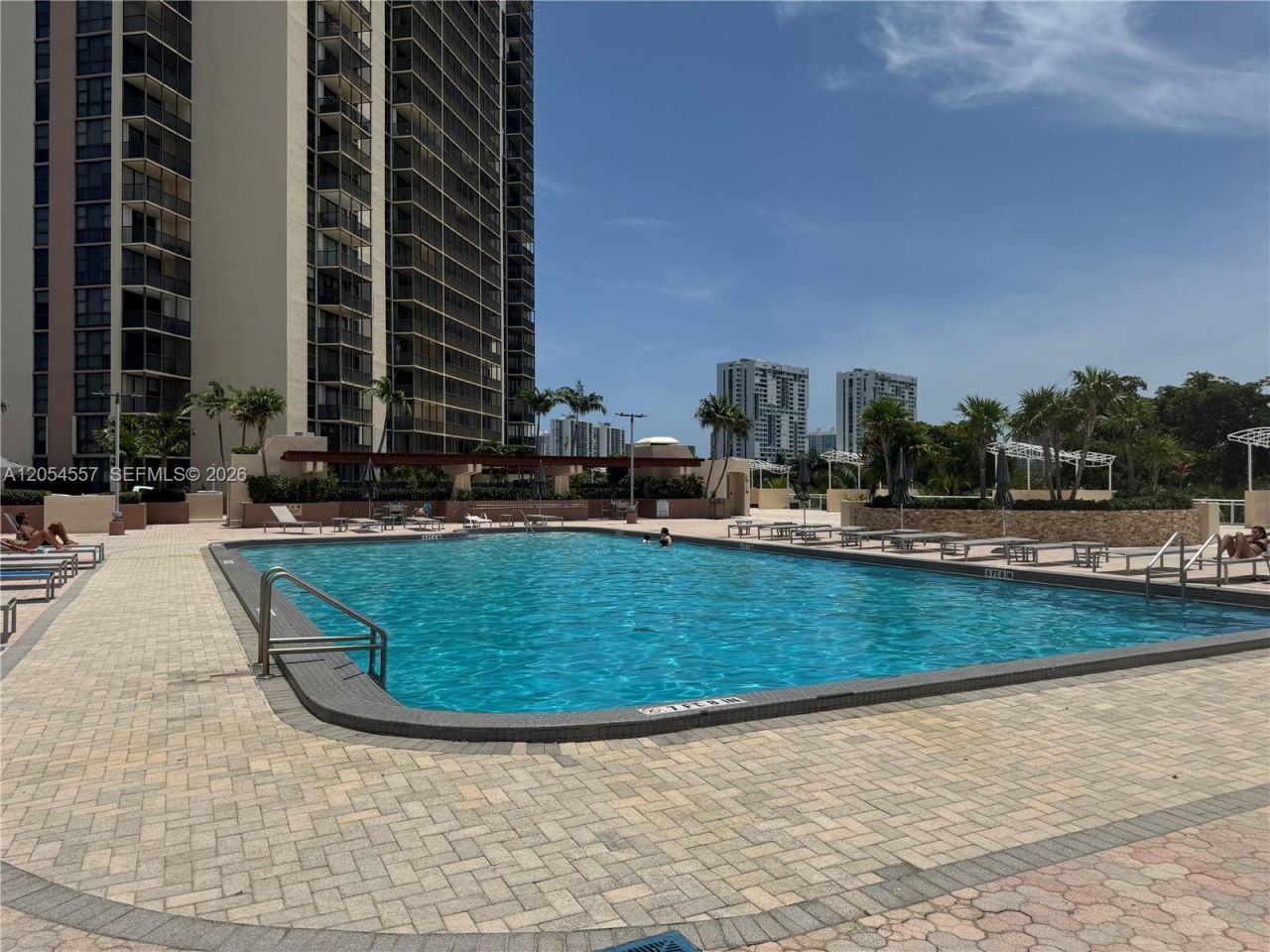 20335 W Country Club Dr , Unit 1206, Aventura, FL 33180 Photo