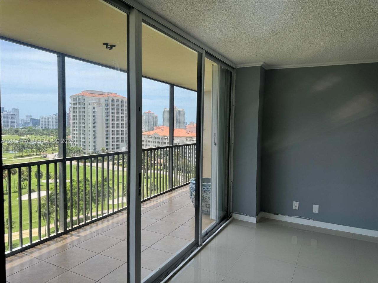 20335 W Country Club Dr , Unit 1206, Aventura, FL 33180 Photo