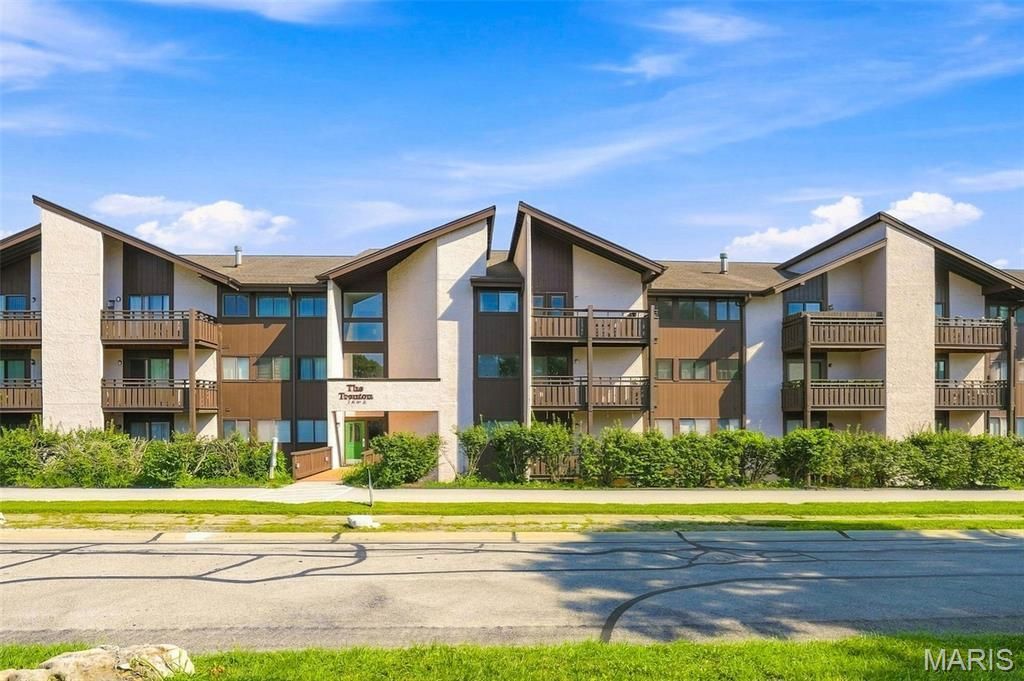 1465 Heritage Landing , Unit 104, Saint Charles, MO 63303 Main Photo