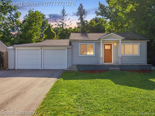 4030 Manitoba Street, Auburn Hills, MI 48326