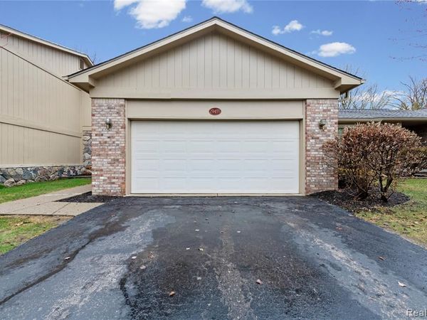 29455 Sylvan Lane , Farmington Hills, MI 48334