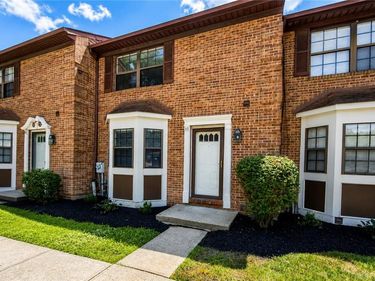 10667 Montgomery Road, Unit 13, Cincinnati, OH 45242
