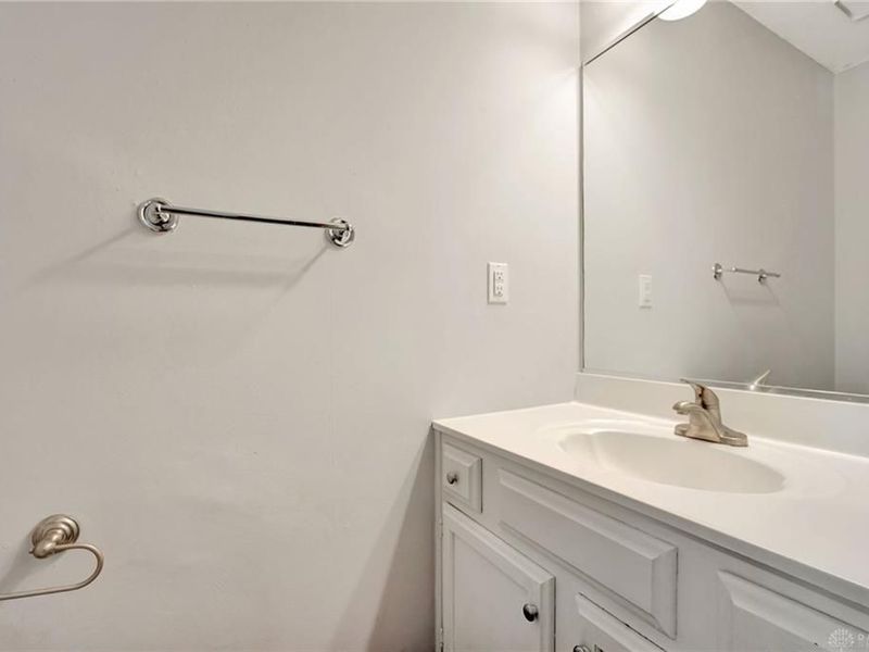 10667 Montgomery Road, Unit 13, Cincinnati, OH 45242 Photo 13
