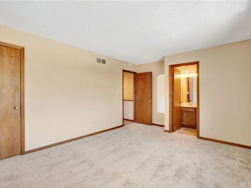 10667 Montgomery Road, Unit 13, Cincinnati, OH 45242 Photo 17