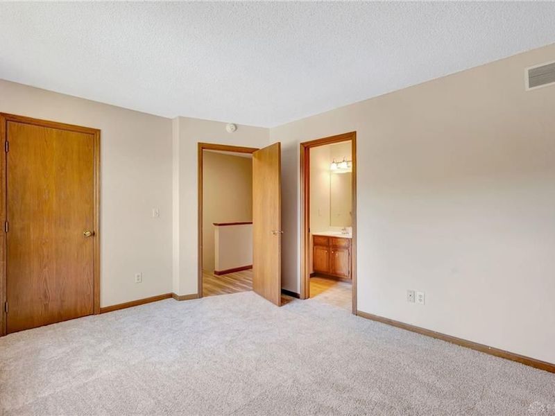 10667 Montgomery Road, Unit 13, Cincinnati, OH 45242 Photo 22