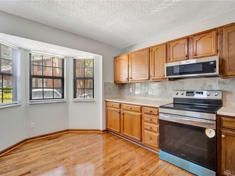 10667 Montgomery Road, Unit 13, Cincinnati, OH 45242 Photo 4