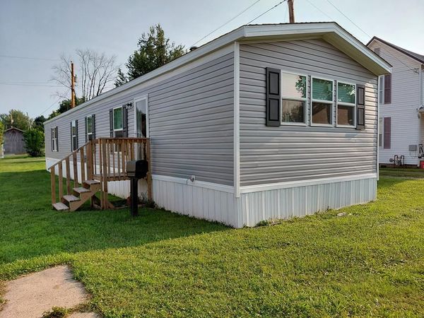 512 W Broadway, Wellston, OH 45692