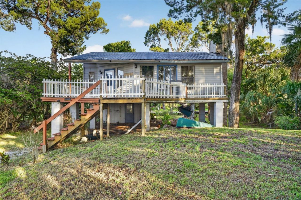 2350 S Waterman Drive , Crystal River, FL 34429 Main Photo