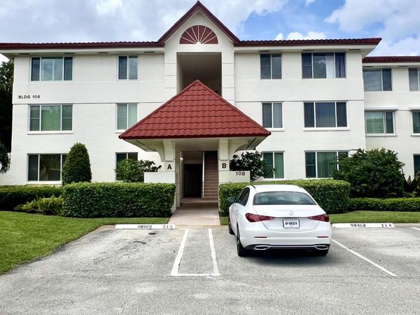 108 Half Moon Circle, Unit B3, Hypoluxo, FL 33462