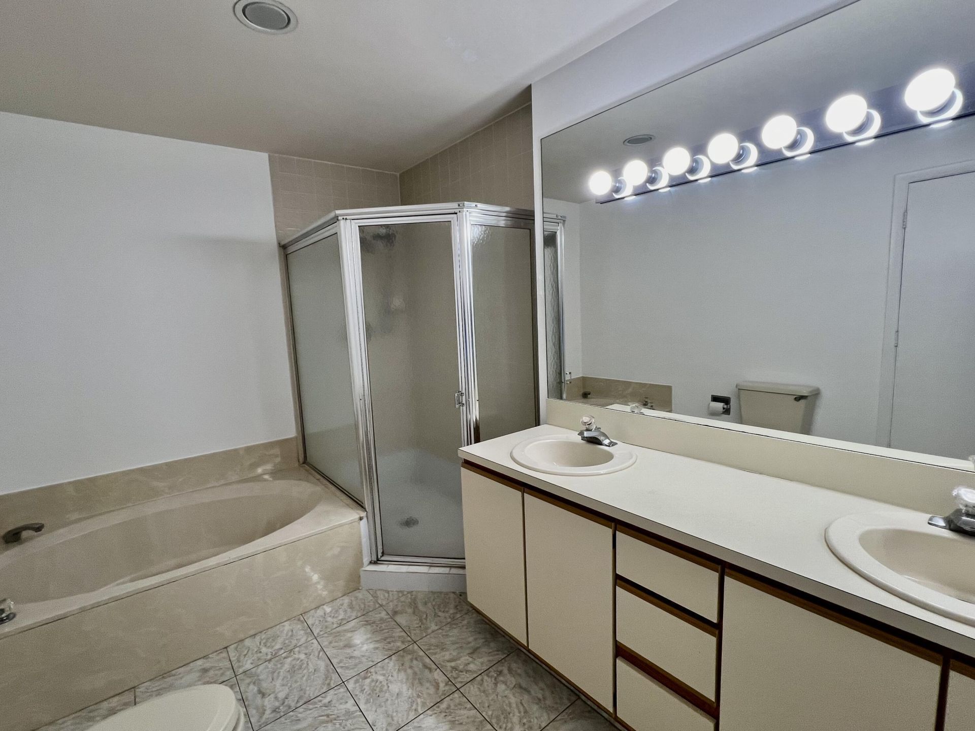 108 Half Moon Circle, Unit B3, Hypoluxo, FL 33462 Photo