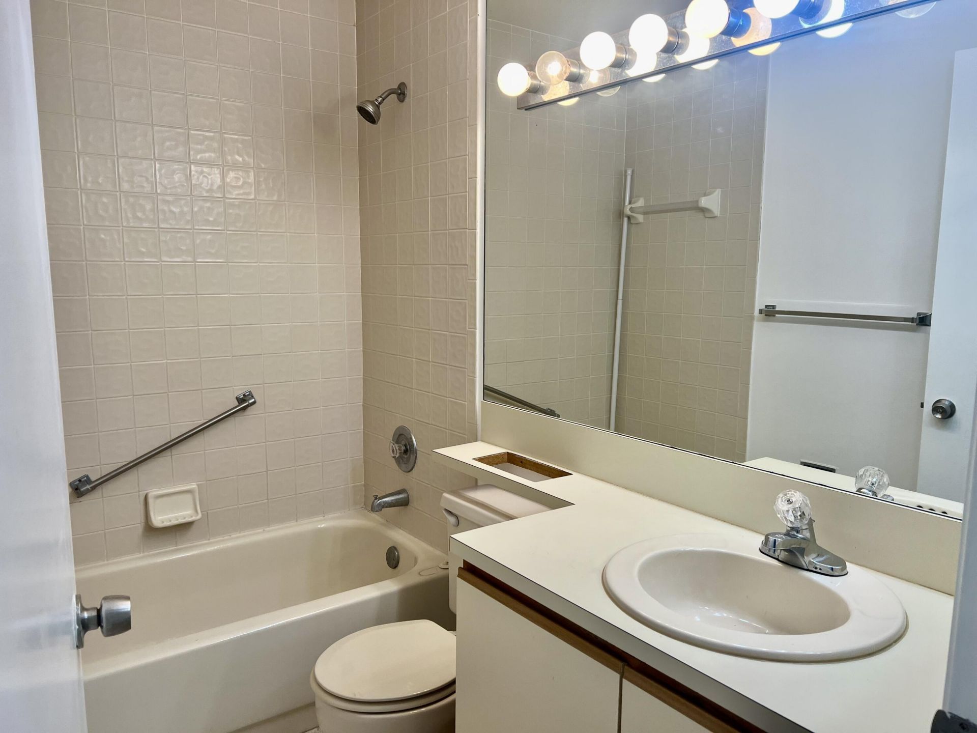 108 Half Moon Circle, Unit B3, Hypoluxo, FL 33462 Photo