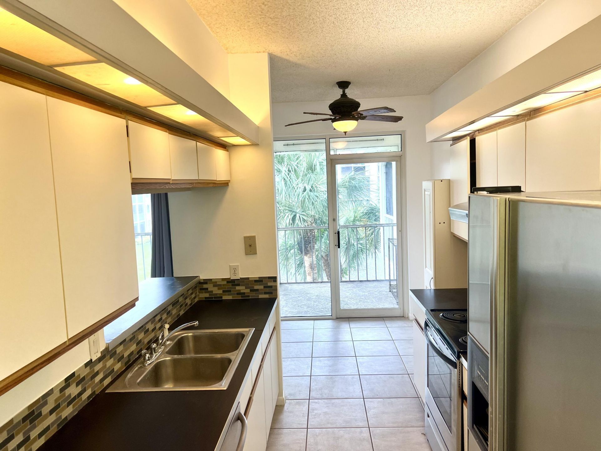 108 Half Moon Circle, Unit B3, Hypoluxo, FL 33462 Photo