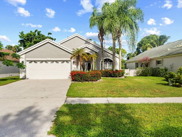 1851 Oak Berry Circle, Wellington, FL 33414