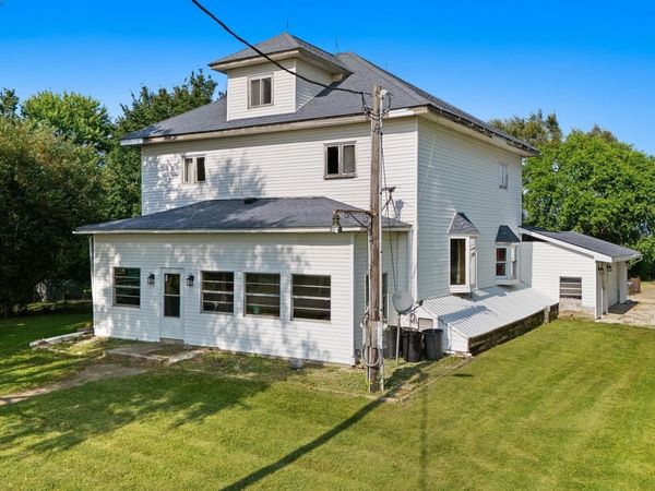 724 County Road 2600 E Road, Toluca, IL 61369