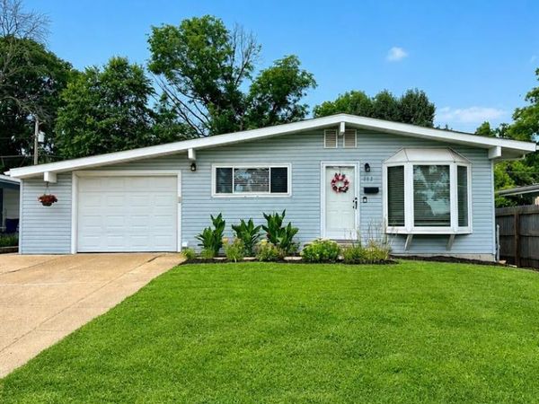 413 Saint Lawrence Drive , Ballwin, MO 63021