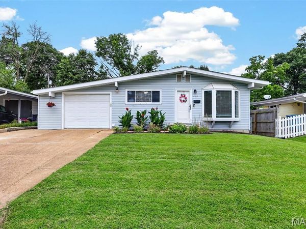 413 Saint Lawrence Drive, Ballwin, MO 63021
