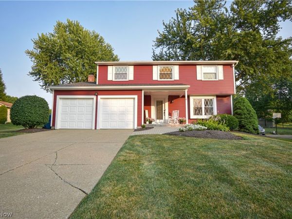 1674 Cloverview Drive , Green, OH 44685