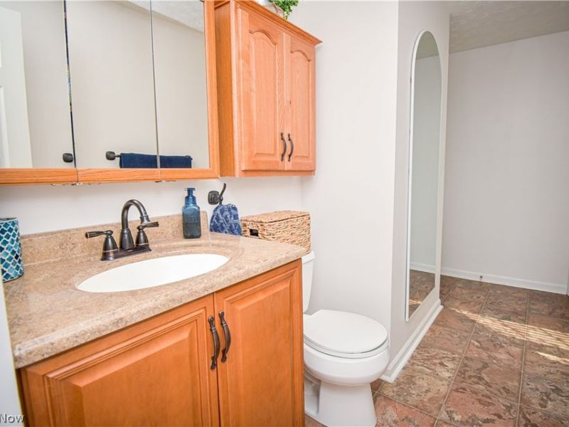 1674 Cloverview Drive, Green, OH 44685 Photo 26
