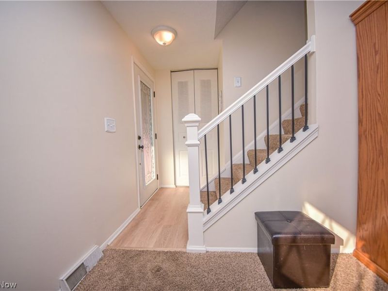 1674 Cloverview Drive, Green, OH 44685 Photo 4