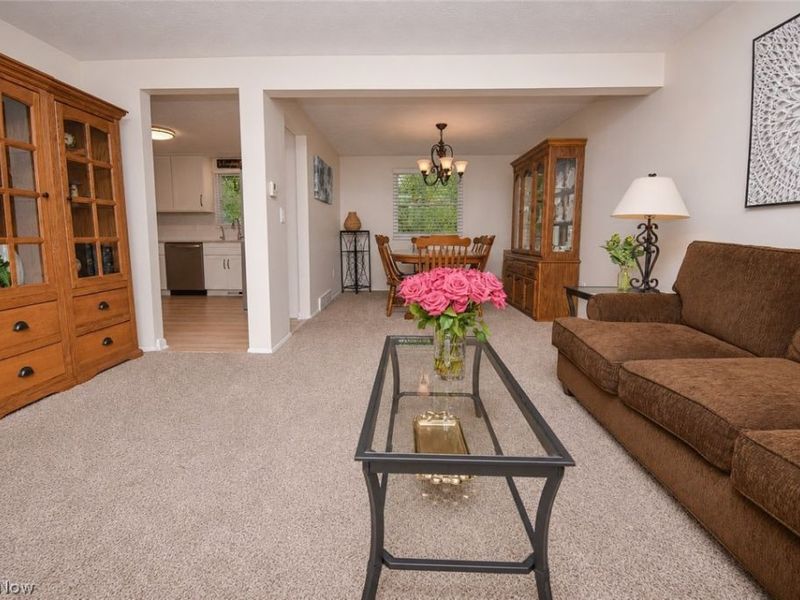 1674 Cloverview Drive, Green, OH 44685 Photo 7