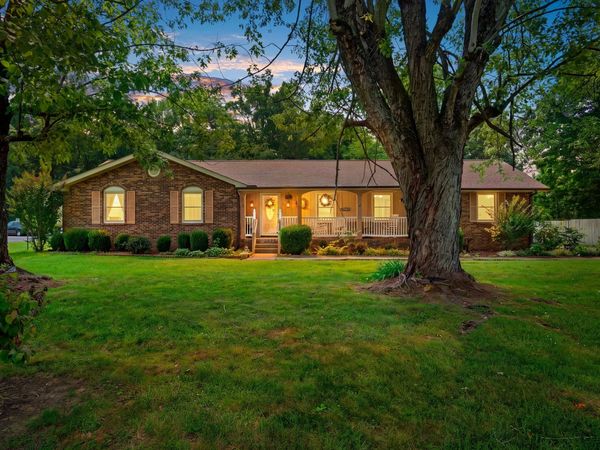 607 N Palmers Chapel Rd , White House, TN 37188