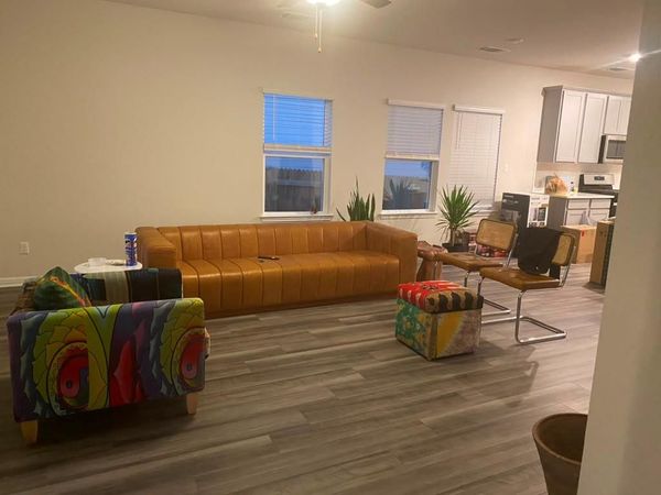 929 Main ST, Hutto, TX 78634