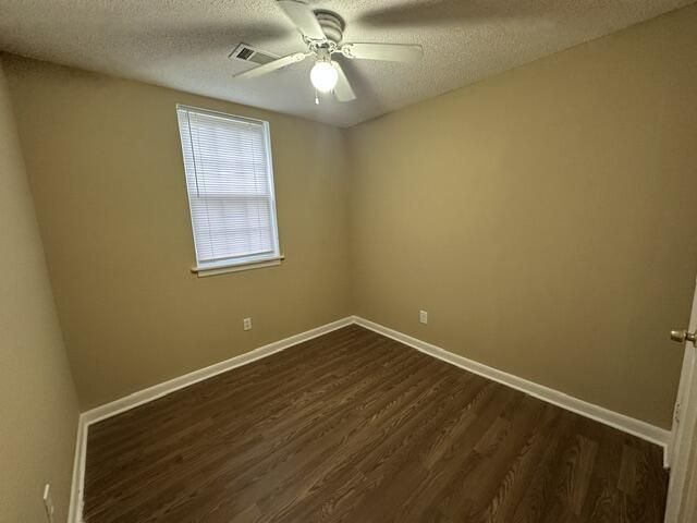 5320 Jury Lane Photo 4