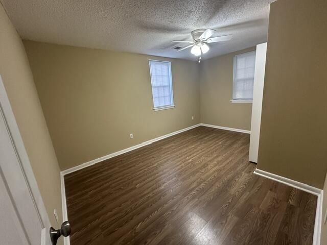 5320 Jury Lane Photo 6