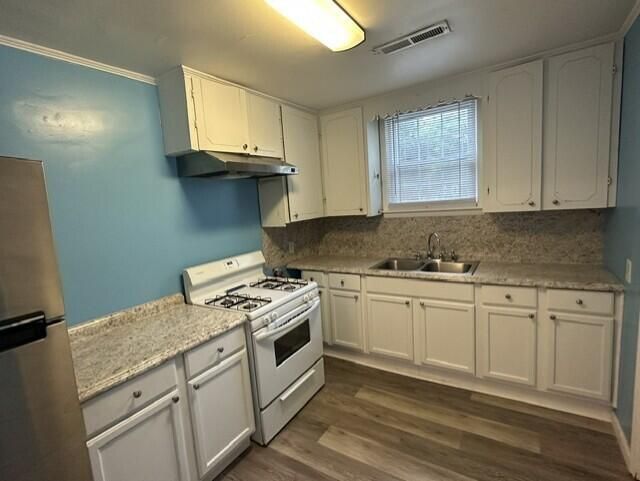 5320 Jury Lane Photo 8