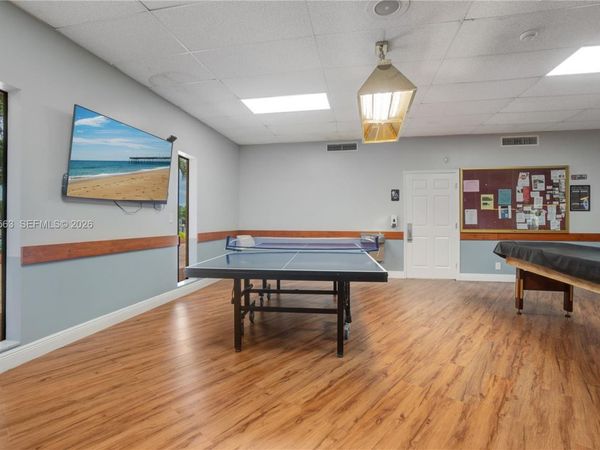 200 Berkley Rd , Unit 213, Hollywood, FL 33024