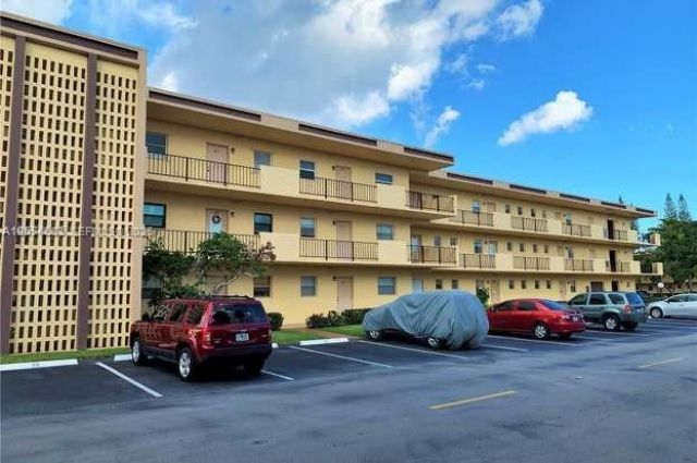 200 Berkley Rd , Unit 213, Hollywood, FL 33024 Photo