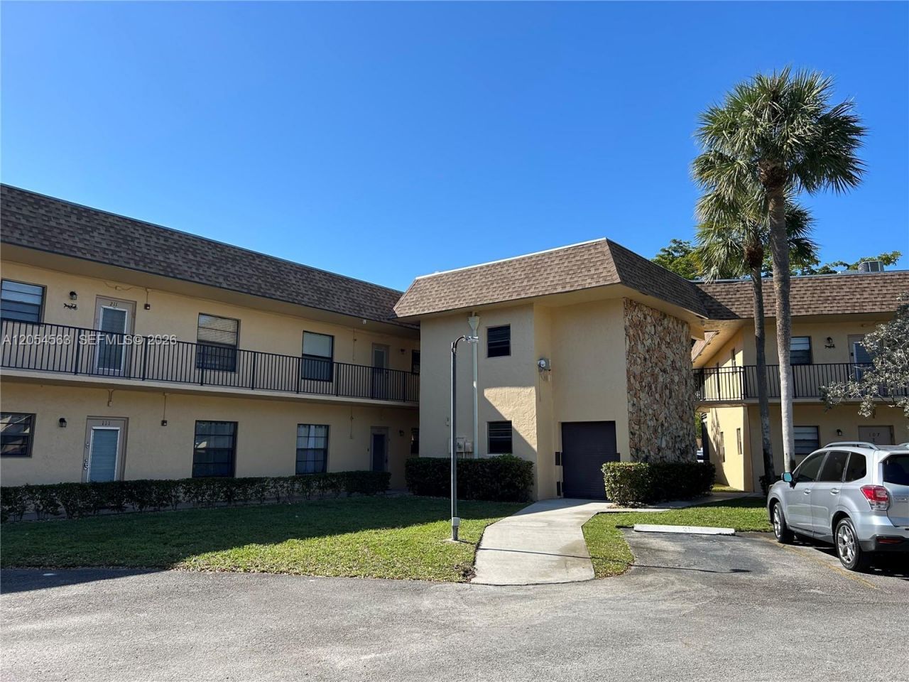 200 Berkley Rd, Unit 213, Hollywood, FL 33024 Photo