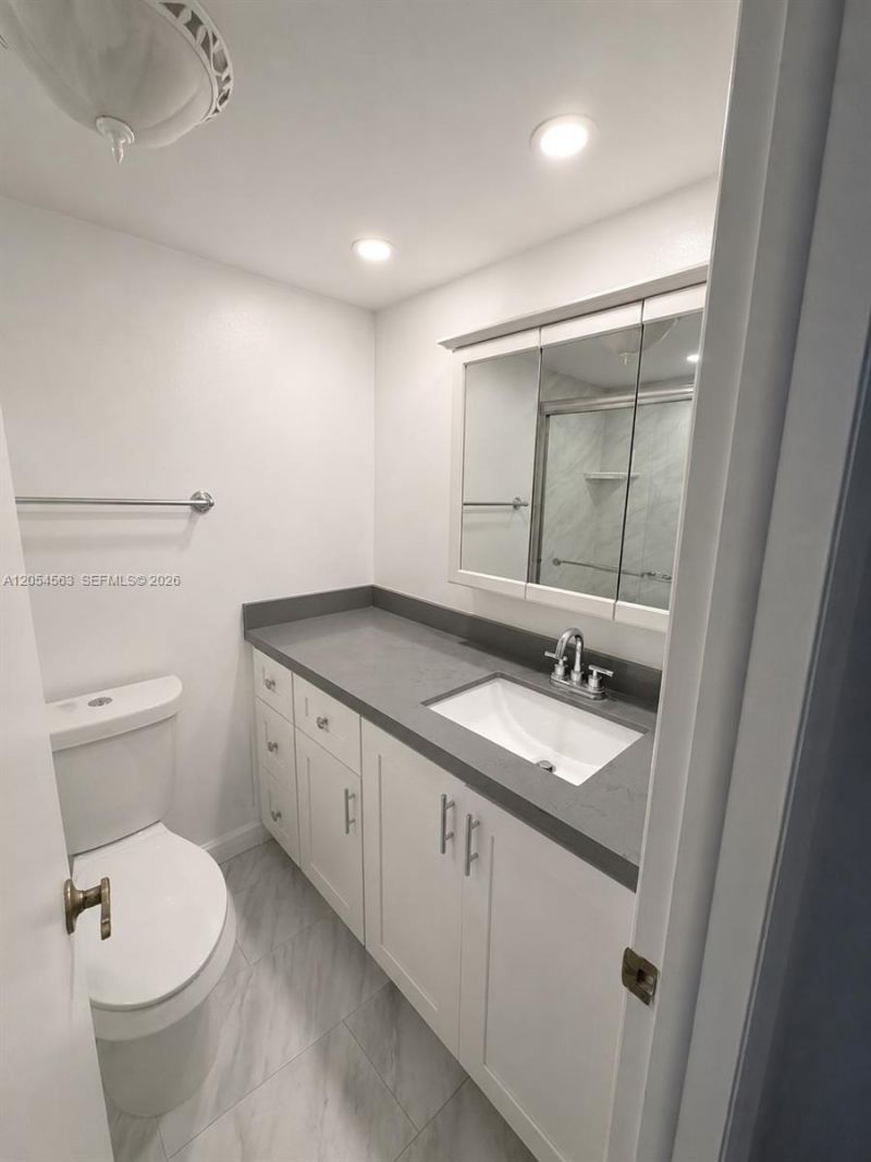 200 Berkley Rd, Unit 213, Hollywood, FL 33024 Photo