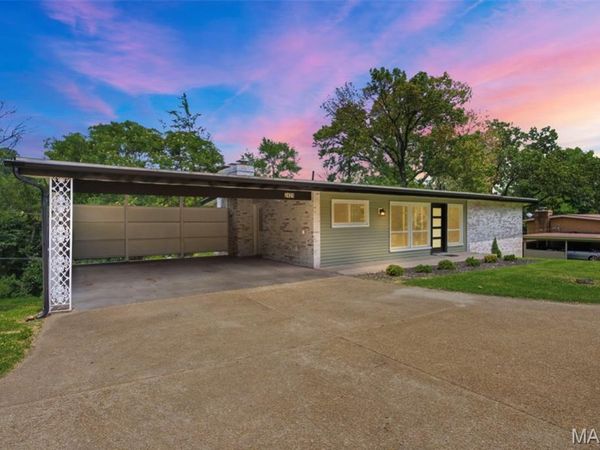 2431 Trossock Lane, Kirkwood, MO 63122