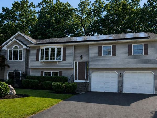 19 Skyline Drive, Latham, NY 12110