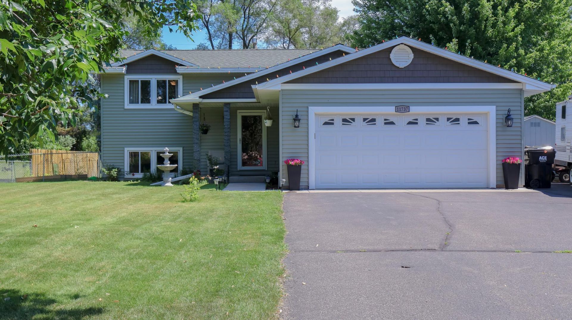 11737 Jonquil Street NW Coon Rapids, MN 55433