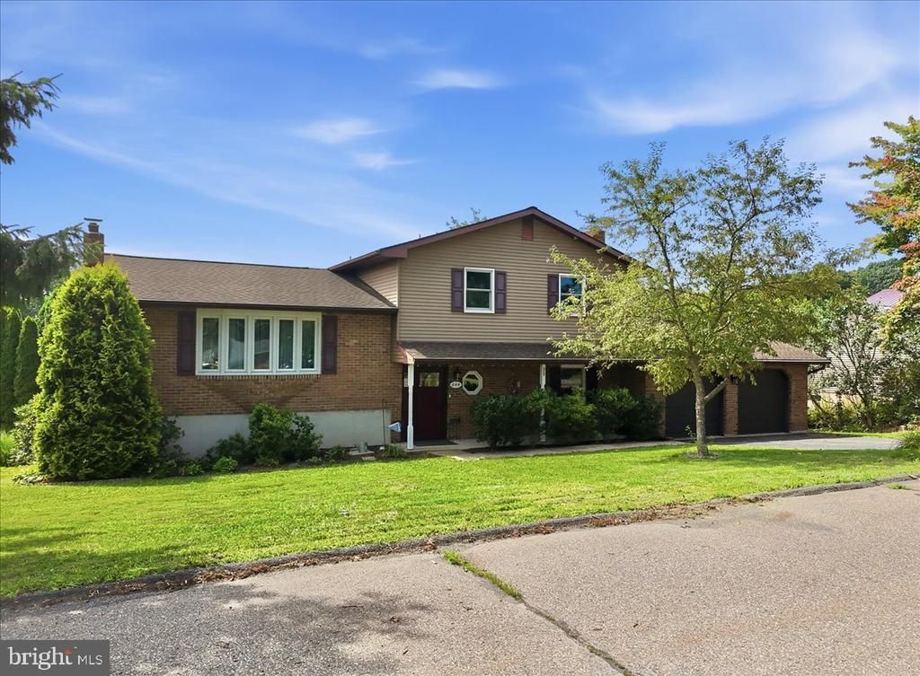 544 MAPLE STREET, POTTSVILLE, PA 17901