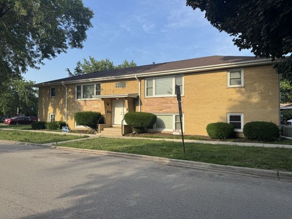 7233 38th Place, Unit 1, Lyons, IL 60534
