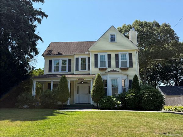 13 Walnut Street , Glen Head, NY 11545